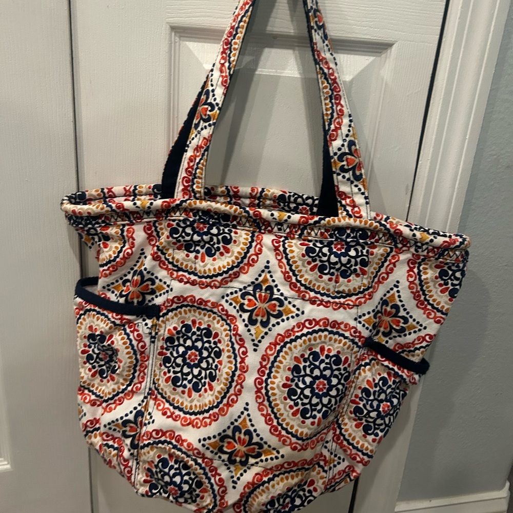 Thirty-One Medallion Retro Metro. Good condition